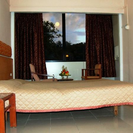 Hotel Raviraj Πούνε Εξωτερικό φωτογραφία