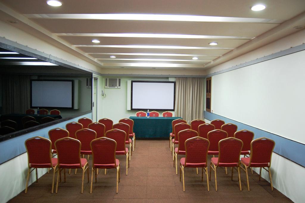Hotel Raviraj Πούνε Εξωτερικό φωτογραφία