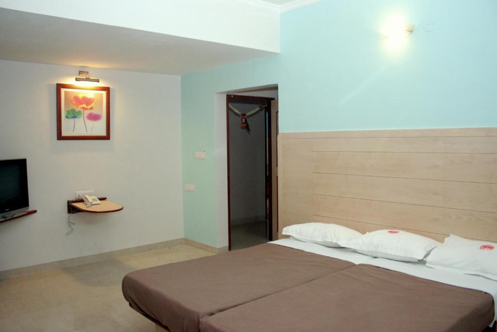 Hotel Raviraj Πούνε Εξωτερικό φωτογραφία
