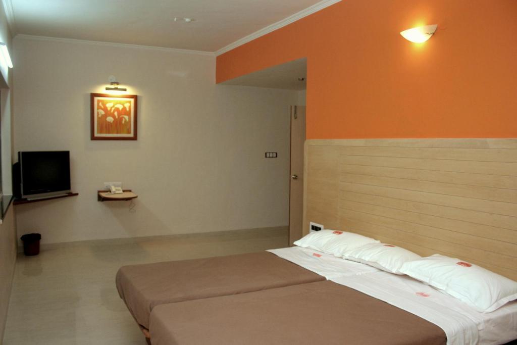 Hotel Raviraj Πούνε Εξωτερικό φωτογραφία