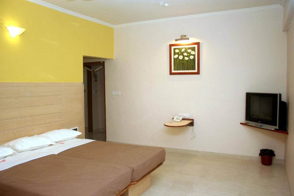 Hotel Raviraj Πούνε Εξωτερικό φωτογραφία