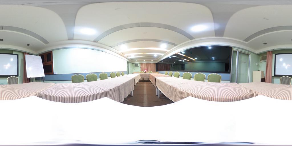 Hotel Raviraj Πούνε Εξωτερικό φωτογραφία
