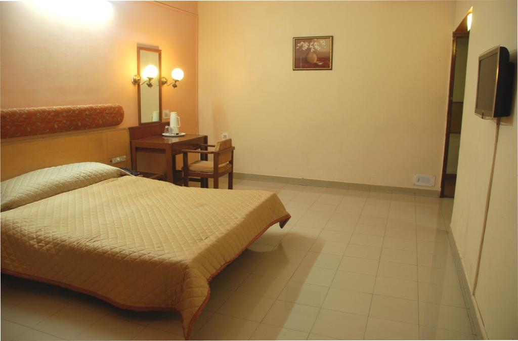 Hotel Raviraj Πούνε Εξωτερικό φωτογραφία