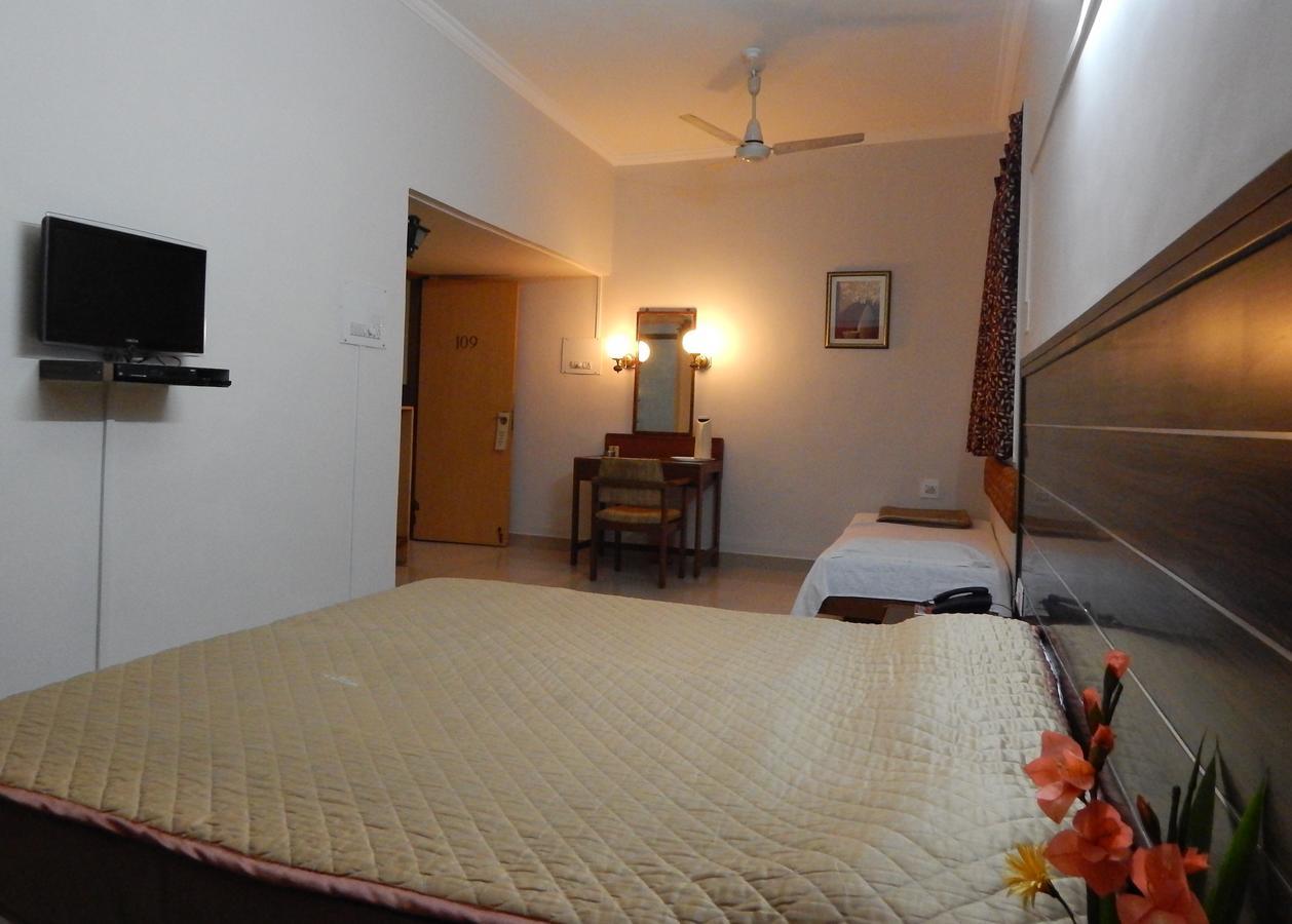 Hotel Raviraj Πούνε Εξωτερικό φωτογραφία