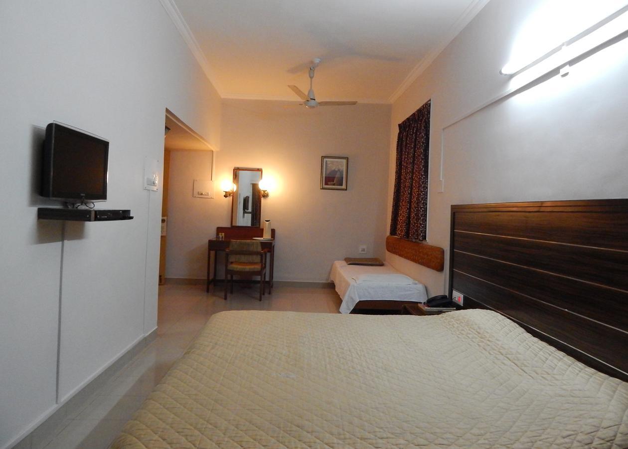 Hotel Raviraj Πούνε Εξωτερικό φωτογραφία