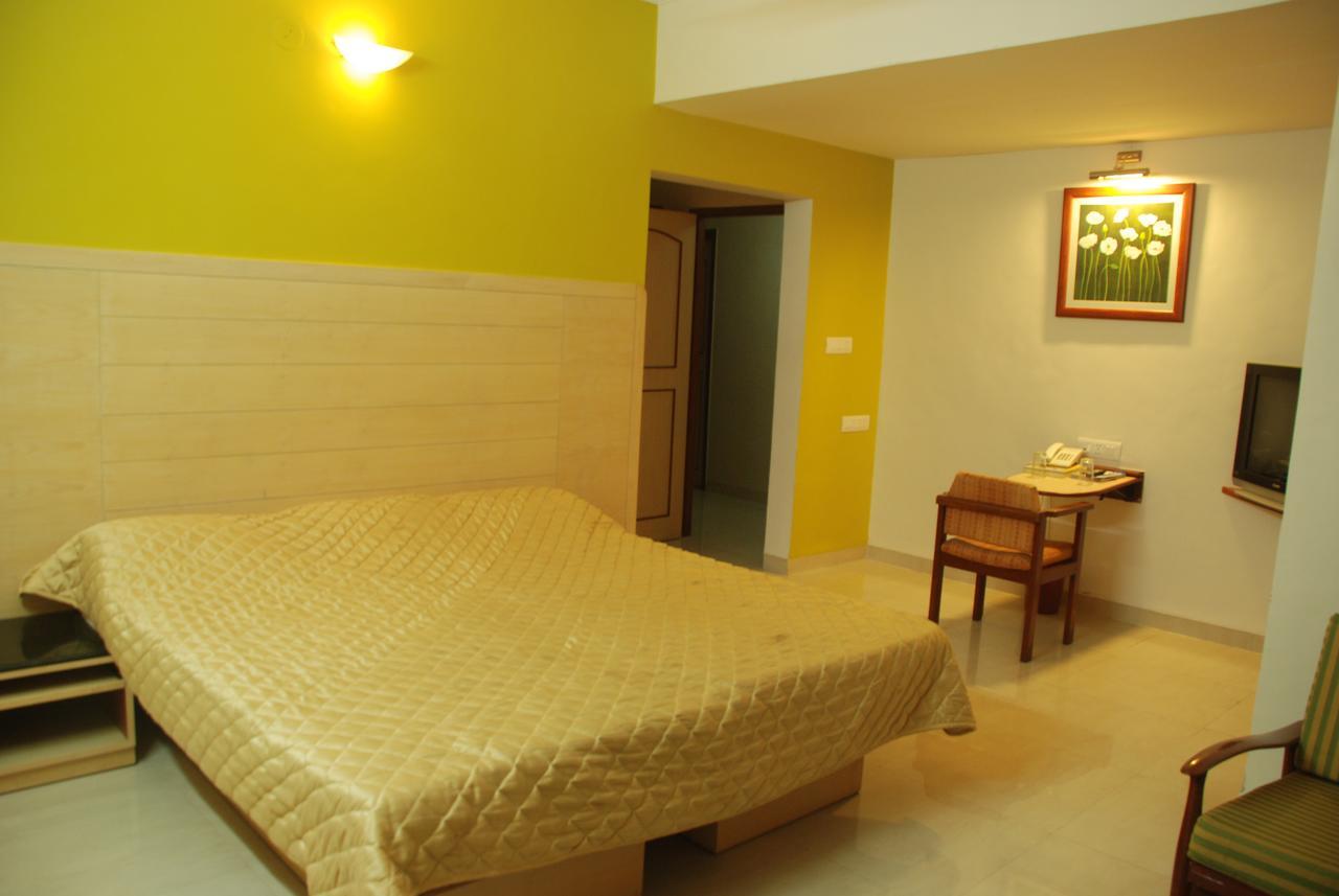 Hotel Raviraj Πούνε Εξωτερικό φωτογραφία