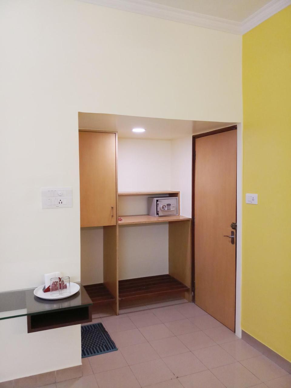 Hotel Raviraj Πούνε Εξωτερικό φωτογραφία